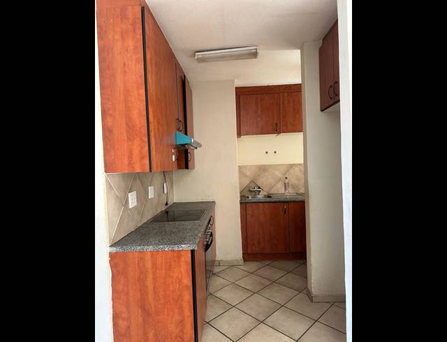 2 BEDROOM PROPERTY TO RENT IN HOME LAKE